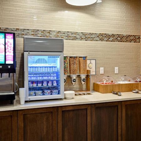 Glendale Fairfield Inn & Suites By Marriott Milwaukee North מראה חיצוני תמונה