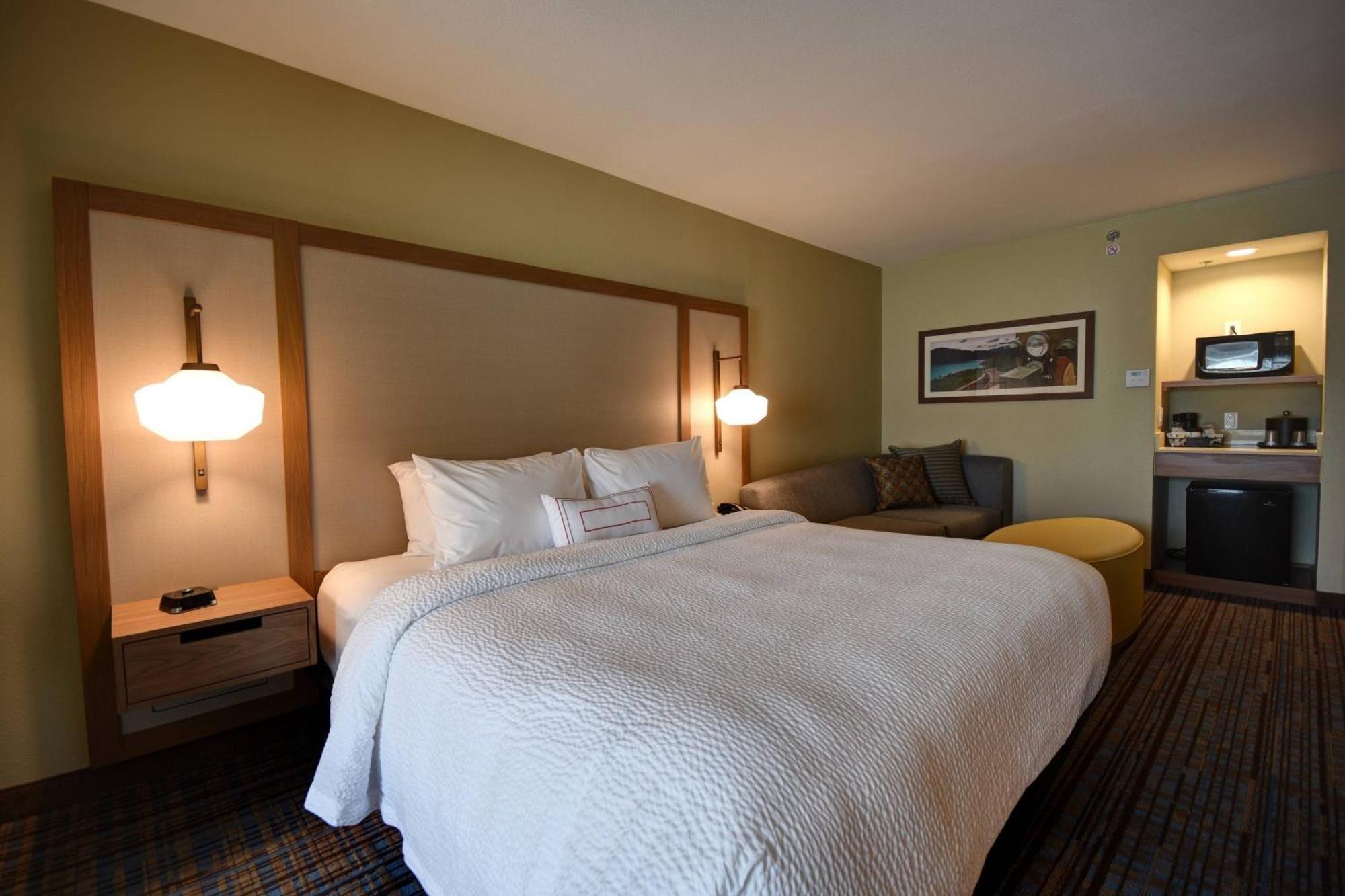 Glendale Fairfield Inn & Suites By Marriott Milwaukee North מראה חיצוני תמונה